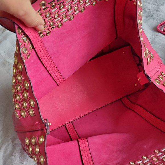 Black Rivet Shoulder Bag/Tote pink faux leather with gold rivets - Picture 5 of 13